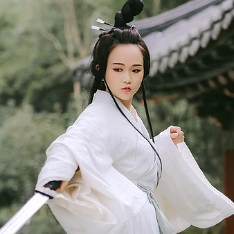 白衣俠女冷艷頭像，唯美古風女子真人頭像