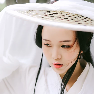 白衣俠女冷艷頭像，唯美古風女子真人頭像