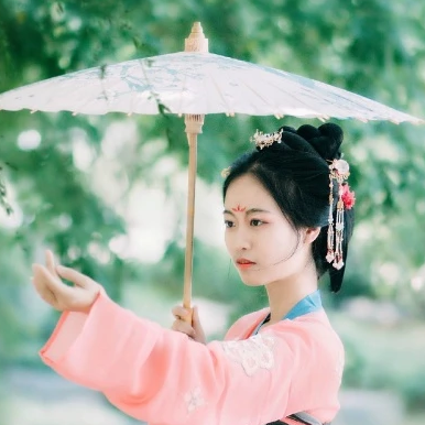 紅衣女子帶傘頭像，唯美古風(fēng)女子真人頭像