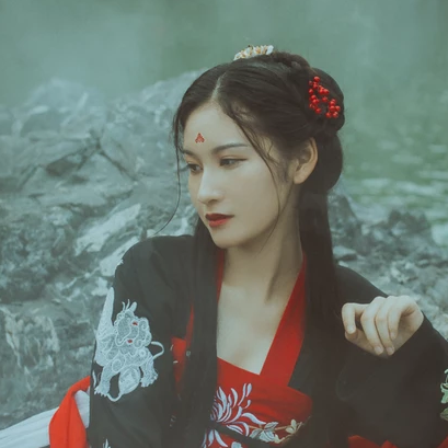 紅妝帶傘古風(fēng)頭像，唯美古風(fēng)真人女子頭像