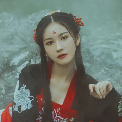 紅妝帶傘古風(fēng)頭像，唯美古風(fēng)真人女子頭像