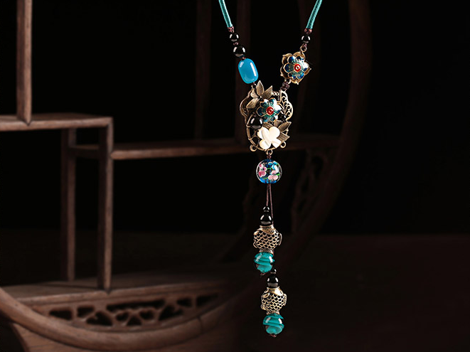 疏影怡芳福連文苑毛衣鏈復(fù)古藍(lán)色項(xiàng)鏈