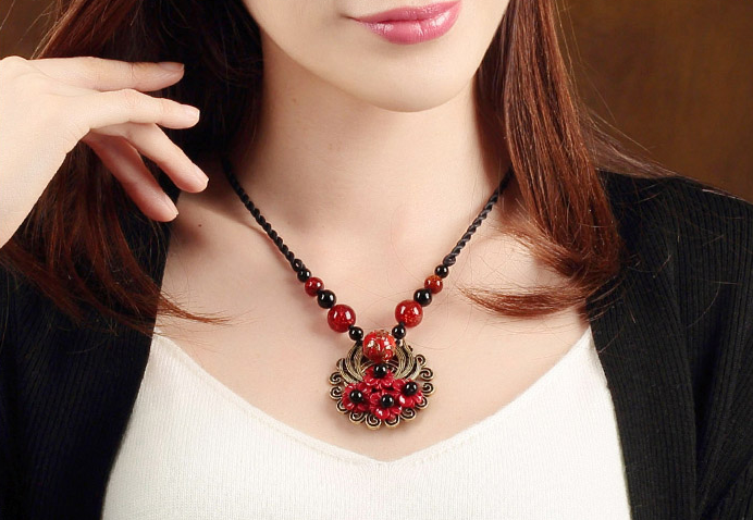 香艷復(fù)古福連文苑毛衣鏈紅色琉璃吊墜項(xiàng)鏈