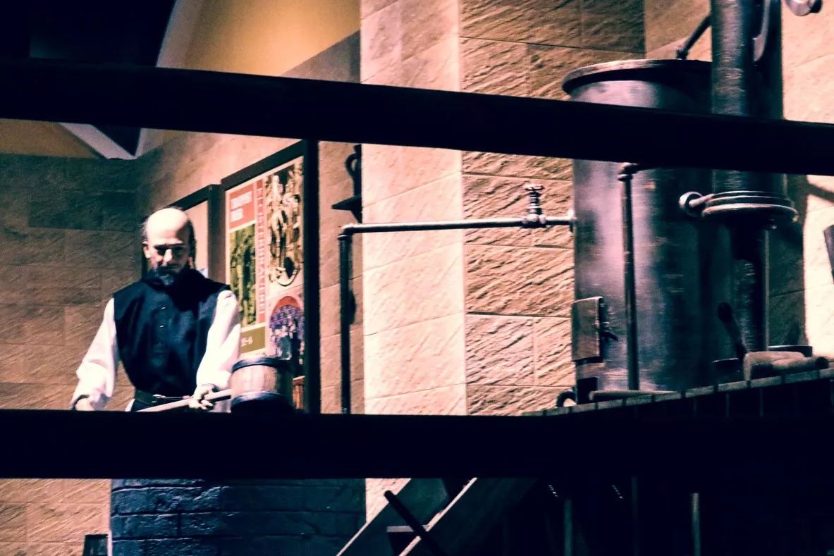 青島·Villaart維林藝墅，因?yàn)榉孔訍凵弦蛔? src="/shige/d/file/bigpic/190404/04/13-1G01PU150.jpg" style="height: 499px; width: 800px;" / data-Lkt1="ETOGRa"></p>
<p data-ULQl="WcWBcR">
	　　有山、有海、還有在山海之間的繁華城市。大概就是青島最與眾不同、也最迷人的特點(diǎn)吧。<br / data-HMjr="sl0EN2">
	<img alt=