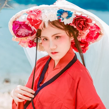 花樣紅衣女子頭像，唯美古風(fēng)真人頭像