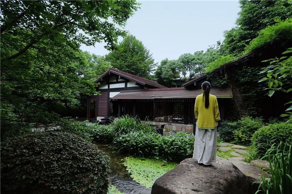 七椀居茶舍，喝西湖龍井茶感受西湖美秋季美