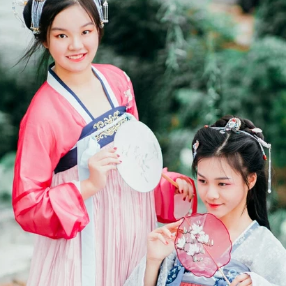 溫暖情誼閨蜜頭像，唯美古風(fēng)女子真人頭像