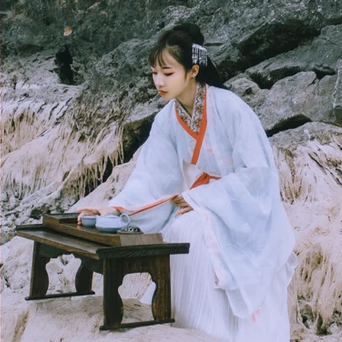 優(yōu)雅白衣女子頭像，唯美古風女子真人頭像