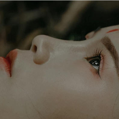 白衣素紗女子頭像像，唯美古風女子真人頭像