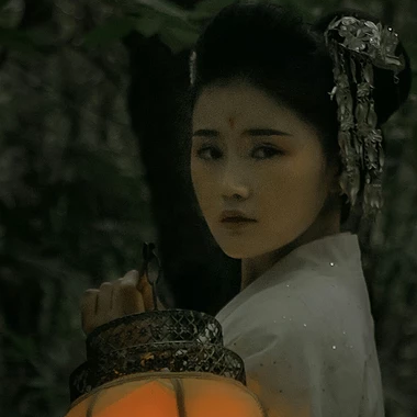 白衣素紗女子頭像像，唯美古風女子真人頭像