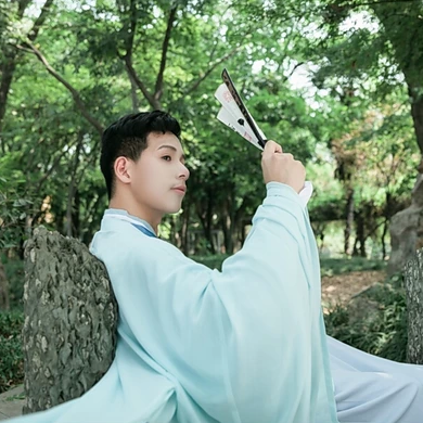 文藝青年男生頭像，唯美古風男生頭像