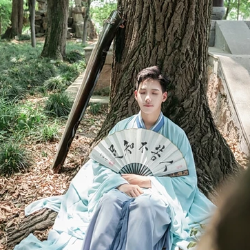 文藝青年男生頭像，唯美古風男生頭像