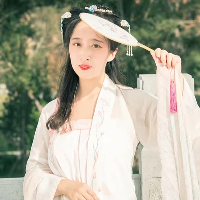 陽光下漢服帶傘頭像，唯美古風(fēng)閨蜜頭像