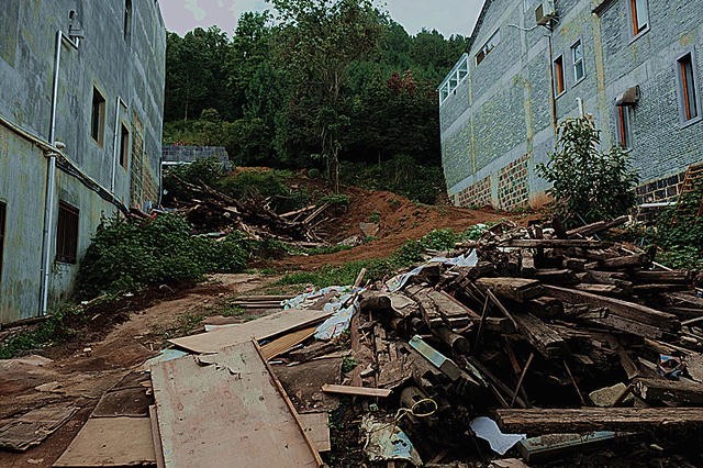 安之若宿·山，建一小屋與你晨鐘暮鼓