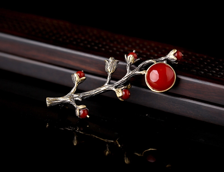 一曲紅塵胸針，優(yōu)雅復(fù)古瑪瑙飾品