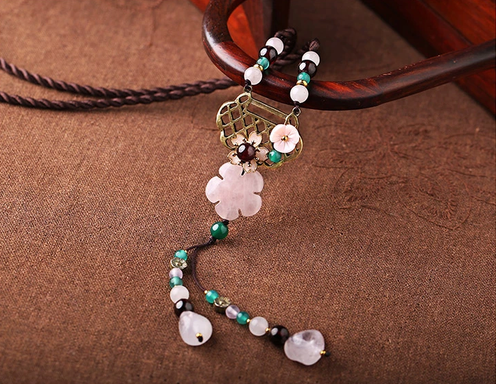 福連文苑粉水晶吊墜毛衣鏈，長(zhǎng)命鎖項(xiàng)鏈?zhǔn)罪? src="/shige/d/file/bigpic/190404/04/13-1G023114157.png" style="height: 668px; width: 750px;" / data-bKjo="dtrsTy"><br / data-nWGh="DlFp1Y">
	<img alt=