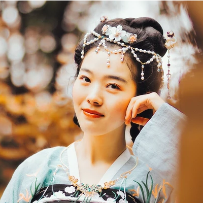 秋意唯美帶傘頭像，唯美古風(fēng)真人女子頭像