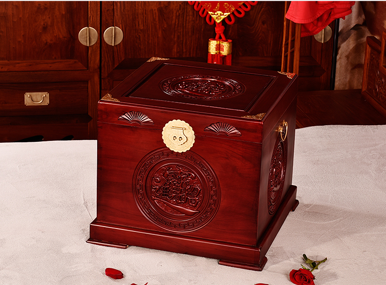 三款精美雕花復古樟木箱木箱子