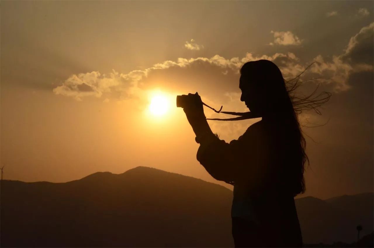 瀘沽湖·野火集，時(shí)光匆忙別錯(cuò)過(guò)年輕的瘋狂