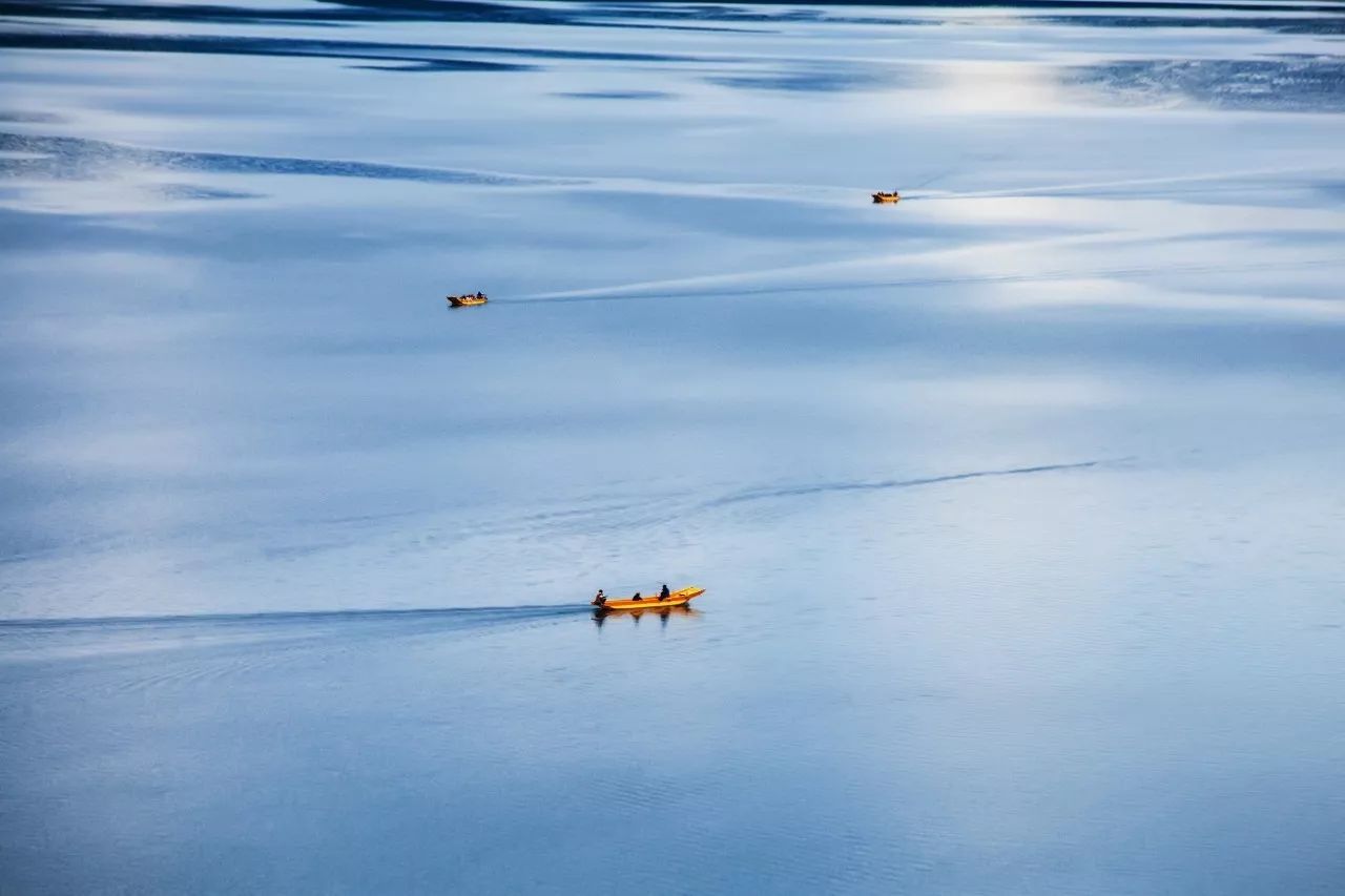 瀘沽湖·野火集，時(shí)光匆忙別錯(cuò)過(guò)年輕的瘋狂