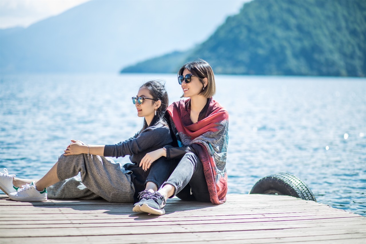 瀘沽湖·野火集，時光匆忙別錯過年輕的瘋狂