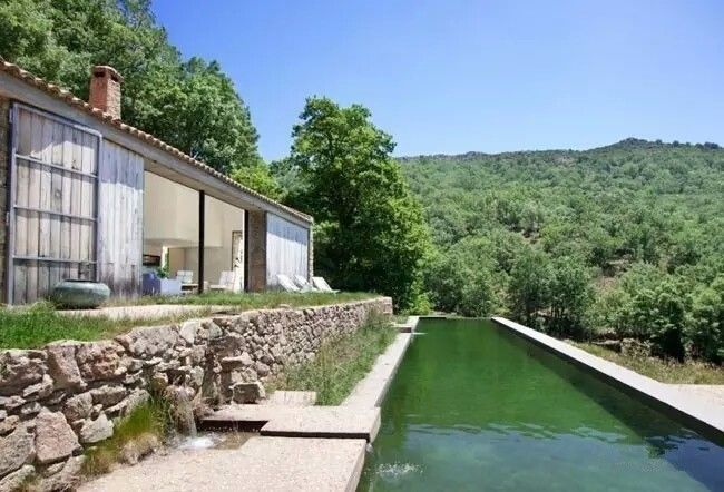 驚呆了，雞窩豬舍馬廄牛棚羊圈變民宿!