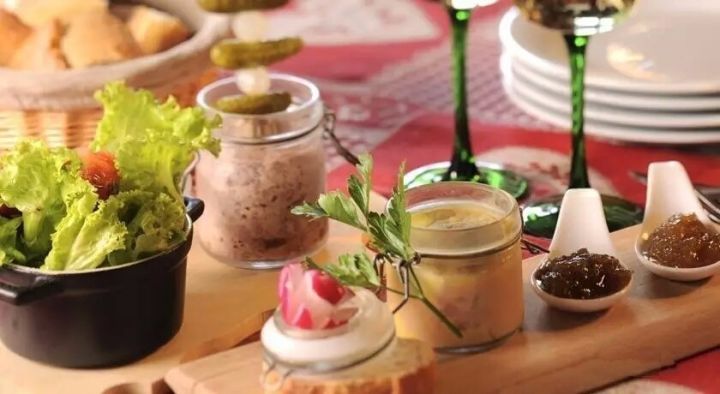 驚呆了，雞窩豬舍馬廄牛棚羊圈變民宿!