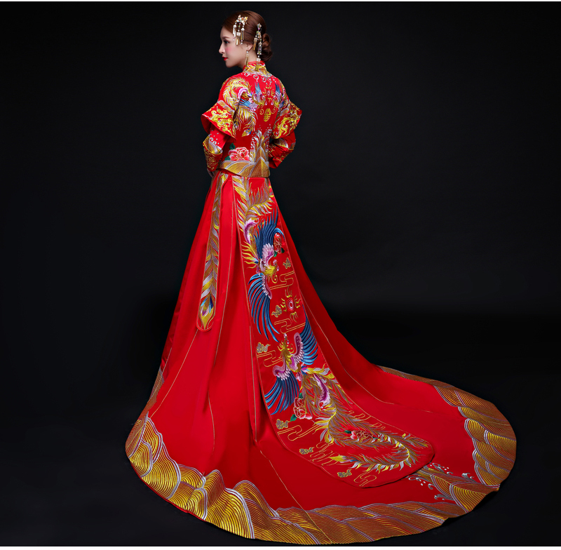 時尚拖尾中式禮服，古典大方之美新娘禮服