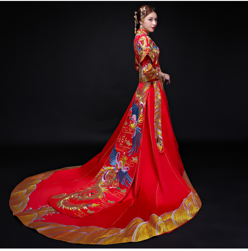 時尚拖尾中式禮服，古典大方之美新娘禮服