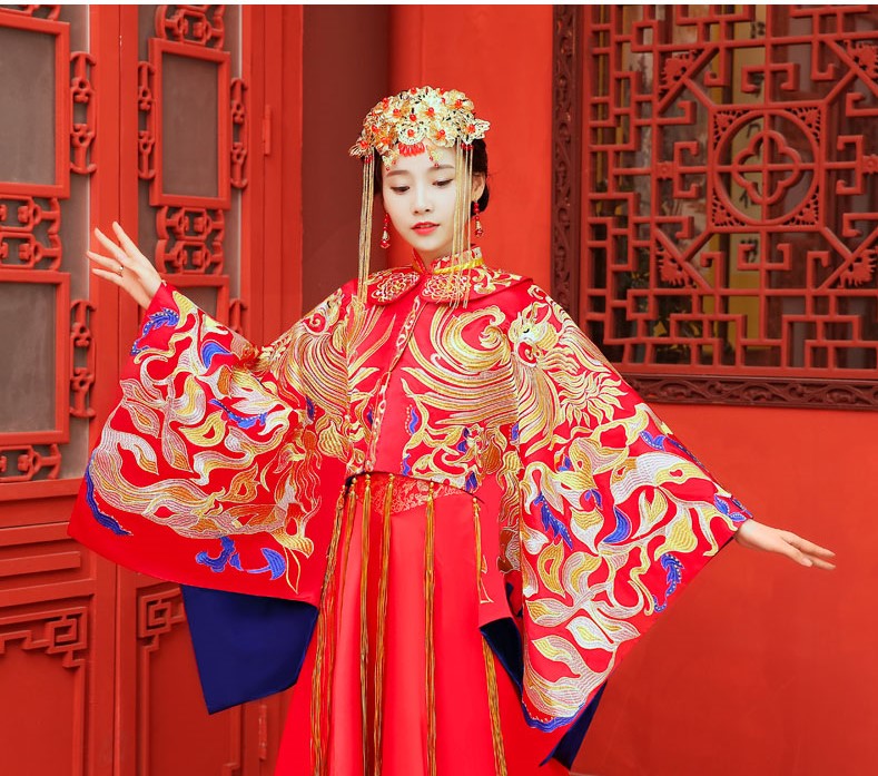 古典高貴刺繡新娘禮服，拖尾結婚中式禮服