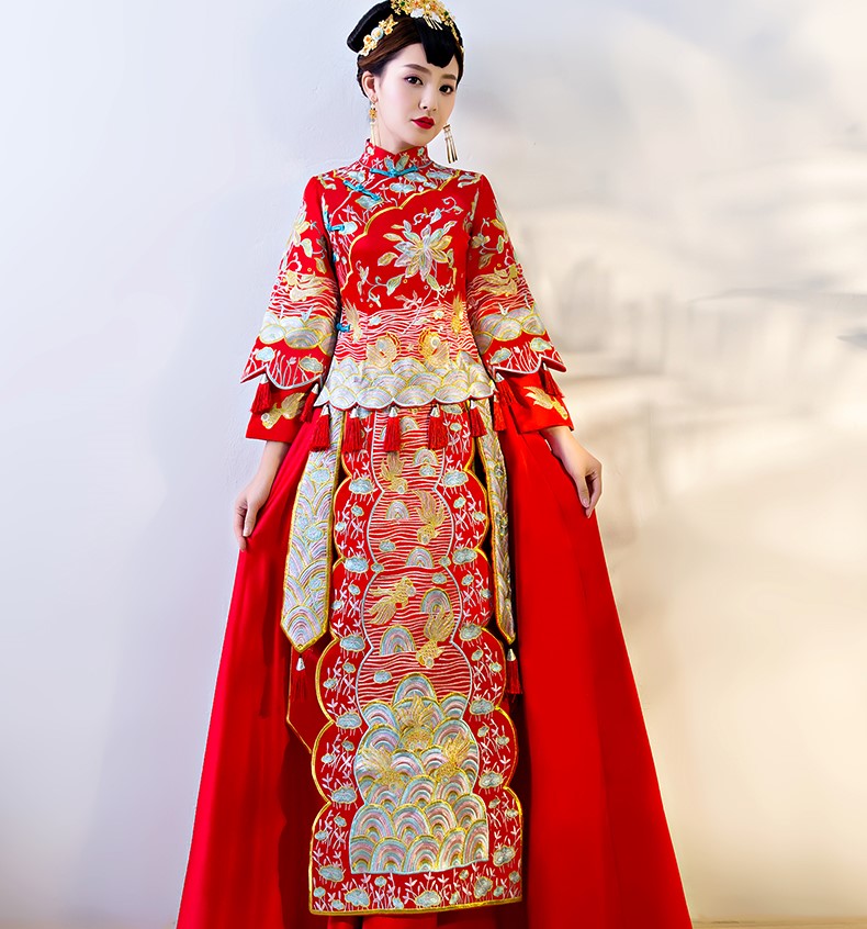 端莊斜襟新娘禮服，精美刺繡中式禮服