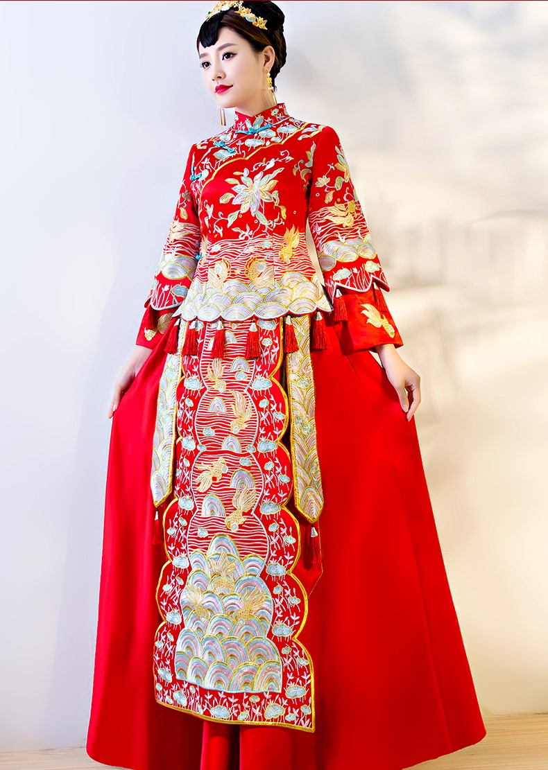 端莊斜襟新娘禮服，精美刺繡中式禮服