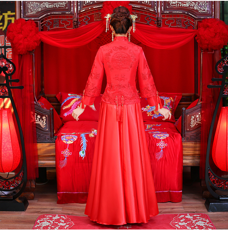 簡(jiǎn)單大氣的中式禮服，新娘結(jié)婚禮服