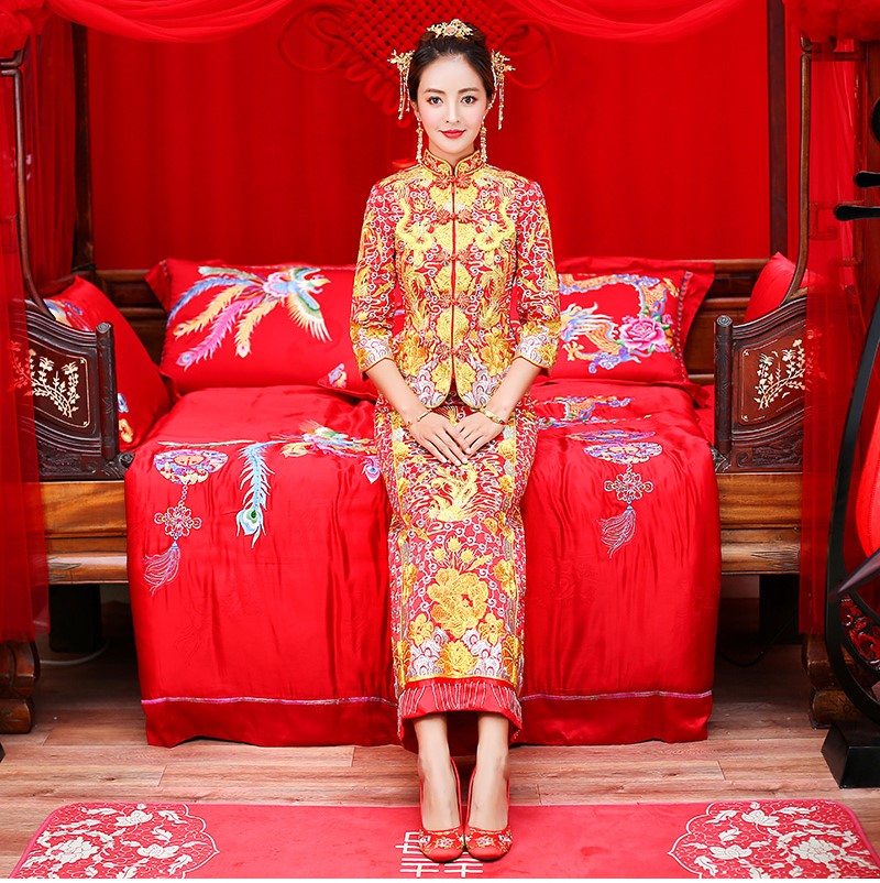 時(shí)尚復(fù)古設(shè)計(jì)中式禮服，新娘結(jié)婚禮服