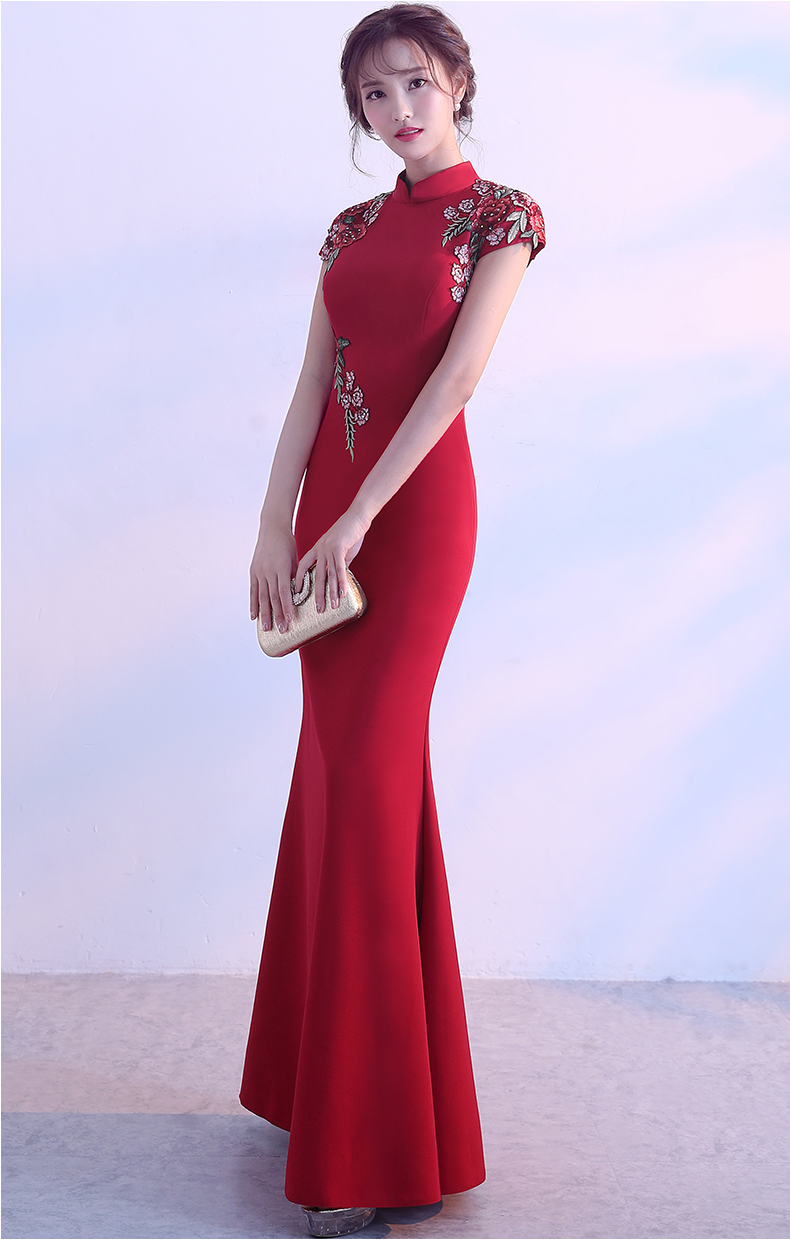 紅色刺繡貼花中式禮服，修身魚尾長款晚禮服