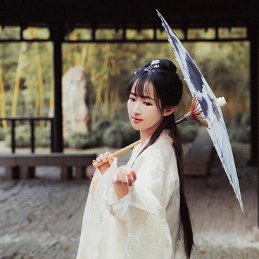 小清新白衣女子頭像，唯美古風(fēng)真人頭像