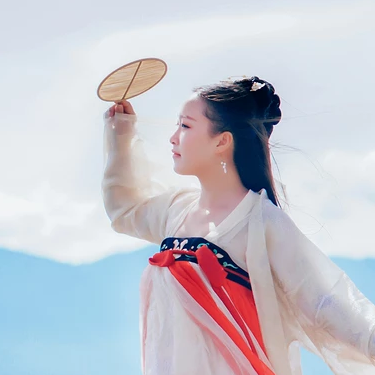 海邊飄逸女子頭像，唯美古風(fēng)真人頭像