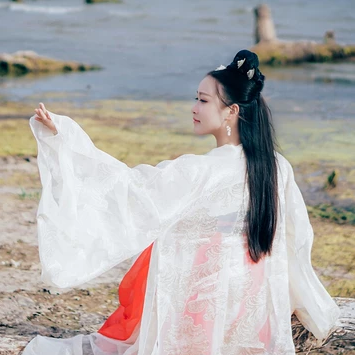 海邊飄逸女子頭像，唯美古風(fēng)真人頭像