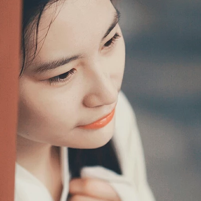 蒙眼帶團(tuán)扇女子頭像，唯美古風(fēng)真人頭像