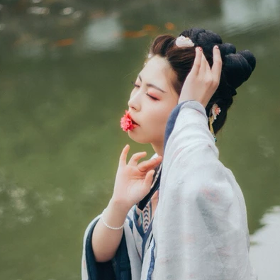 年華沉浮女子頭像，唯美古風(fēng)真人頭像