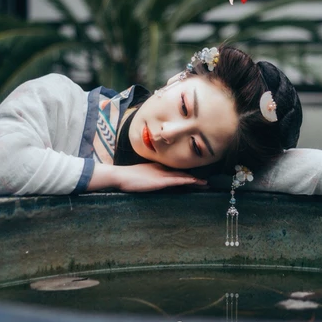 年華沉浮女子頭像，唯美古風(fēng)真人頭像