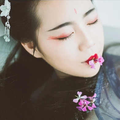 金魚妖艷的女子頭像，唯美古風(fēng)真人頭像