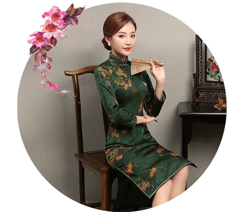 立領(lǐng)斜襟一字扣旗袍，印花修身旗袍裙