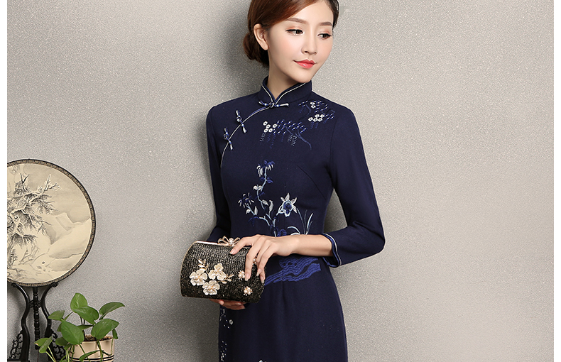 深藍色繡花旗袍，復古風旗袍裙