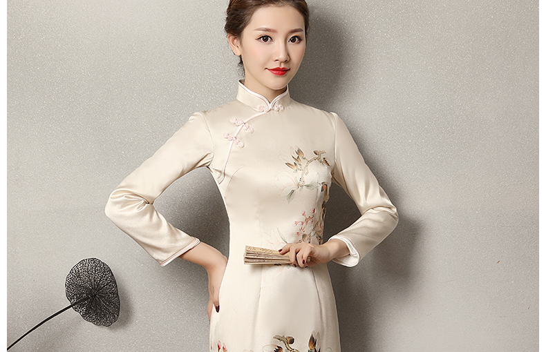 淺杏色樂鵲旗袍，清新復(fù)古旗袍裙