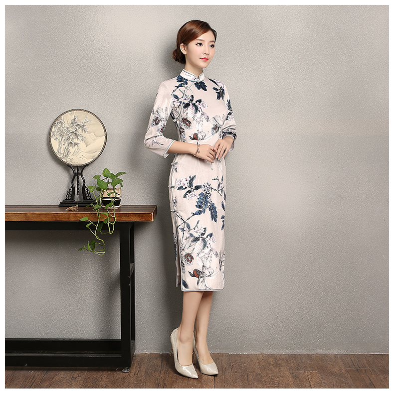 淺色草木印花旗袍，素雅中袖旗袍裙