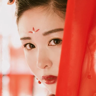 紅佛女子頭像，唯美古風(fēng)真人頭像