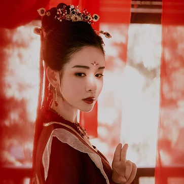 紅佛女子頭像，唯美古風(fēng)真人頭像