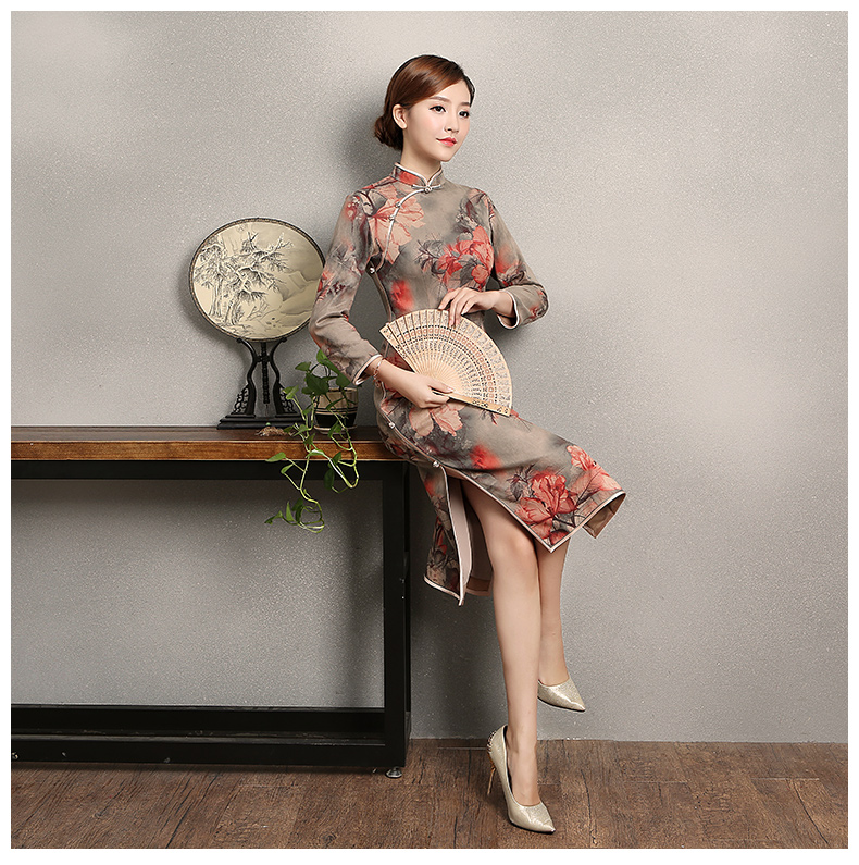 復(fù)古風(fēng)紅旦旗袍，中式紅花朵旗袍裙