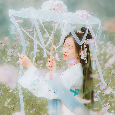 漢服女子帶傘頭像，唯美古風(fēng)真人頭像